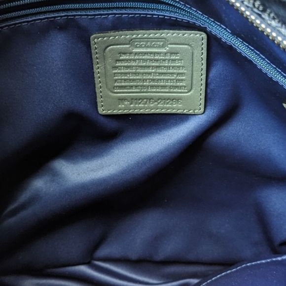 EUC Coach Isabelle purse navy fabrick with silver c design throughout Satin navy - Picture 10 of 12